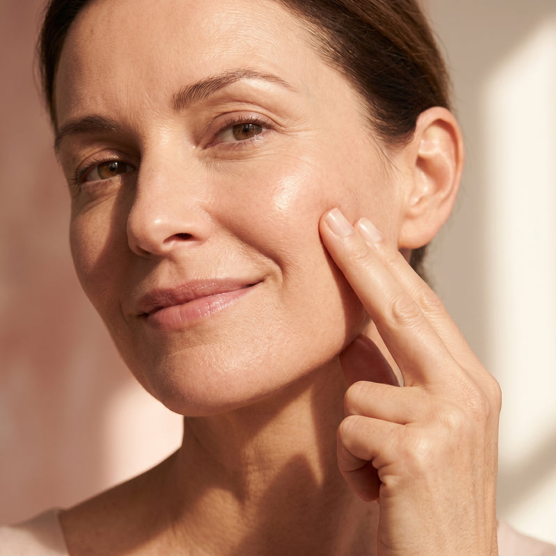 Skin Rebuilds Its Own Structure from Within